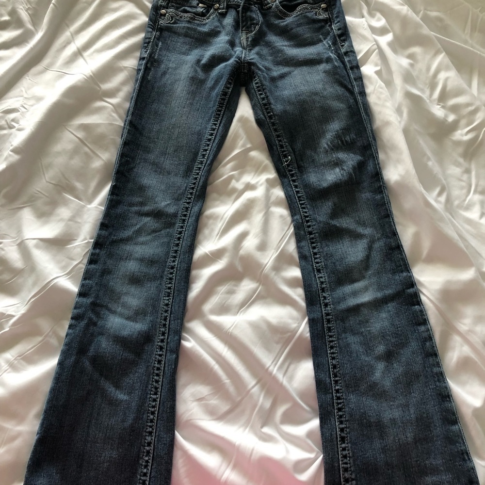 Girls Grace in La Jeans